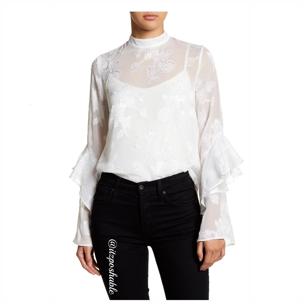 Wild Pearl Ruffle Sleeve Floral Applique Top White